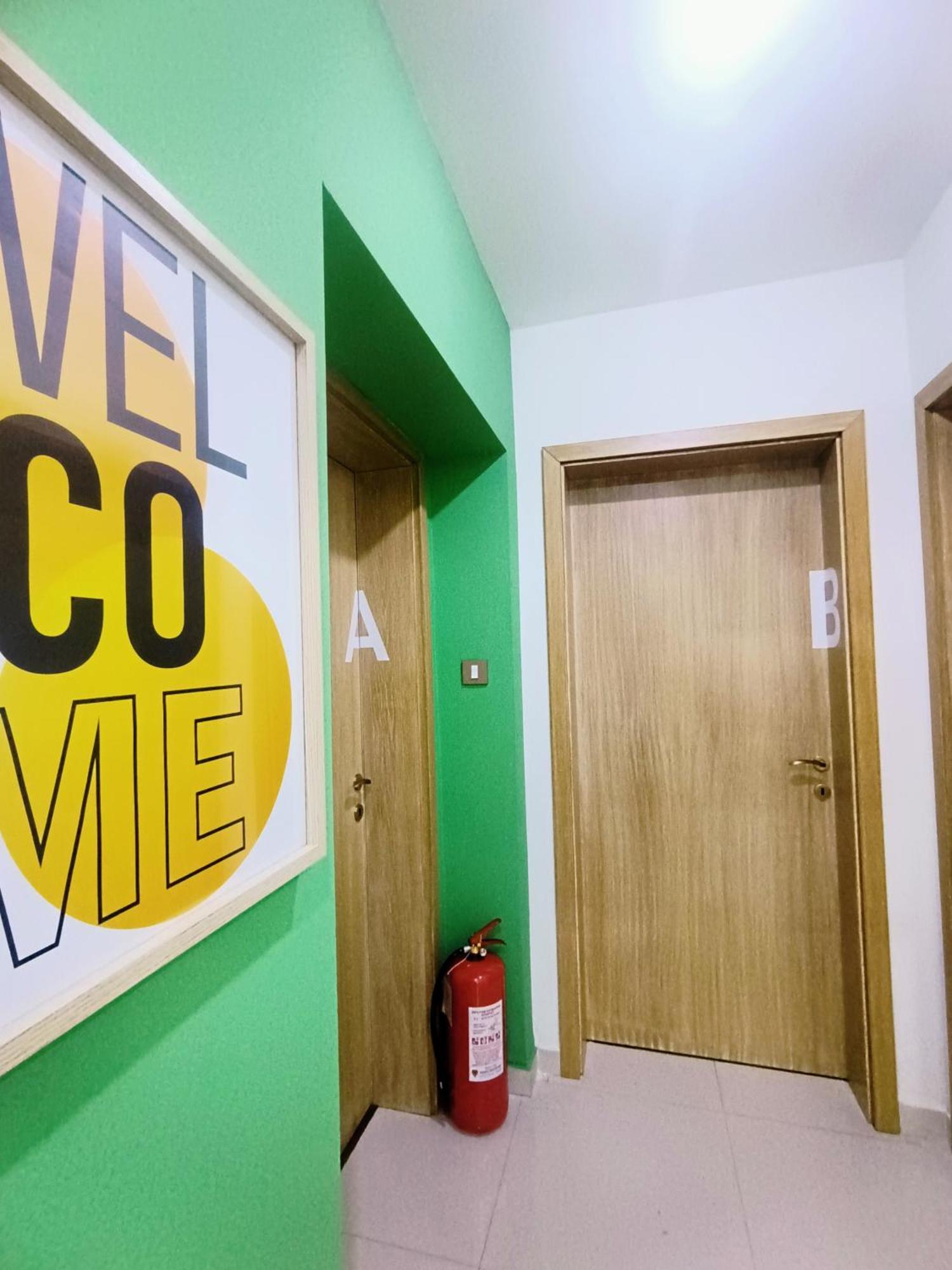 Hostel Central Скопье Экстерьер фото